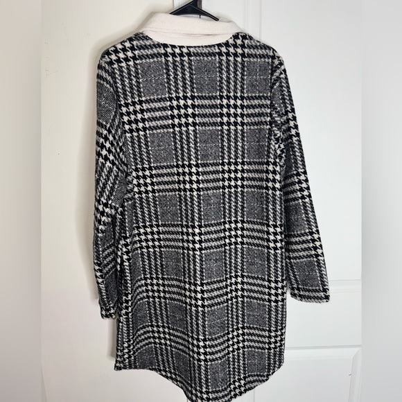 Sweater - Picture 3 of 3